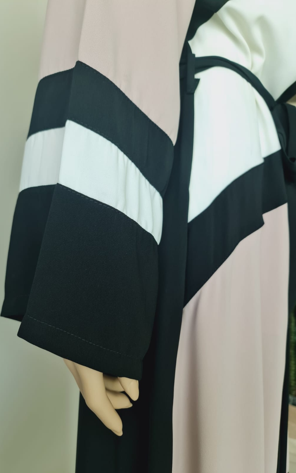 black crepe jacquard abaya